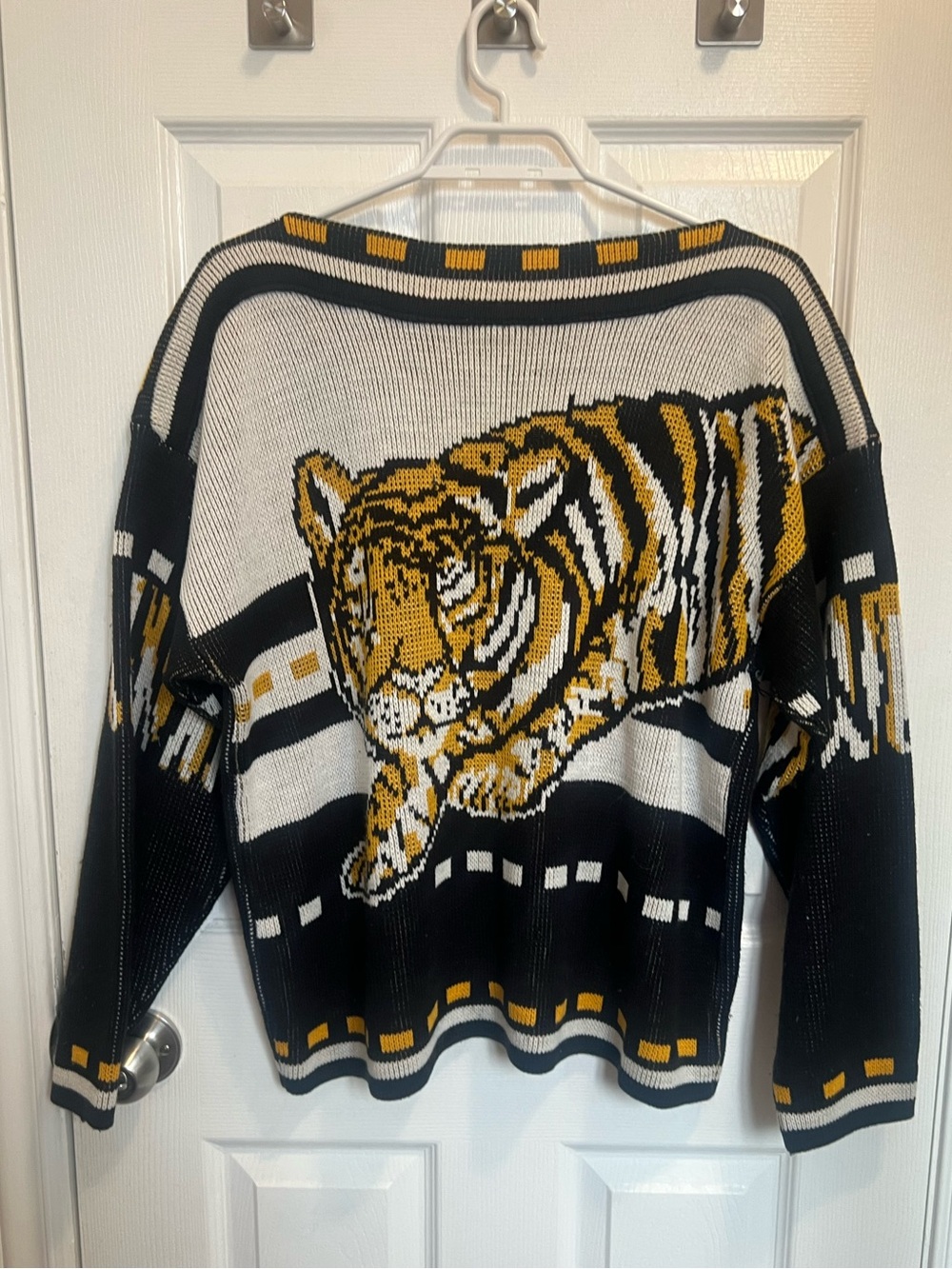 Rare Vintage 1980’s Knit Pullover Sweater with Tiger Print